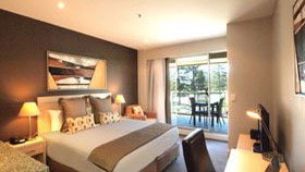 Oaks Plaza Pier Hotel - Accommodation Coffs Harbour 0