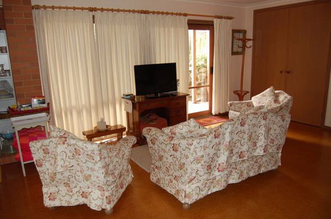 Gisborne BnB Peonies And Pomegranates  - Accommodation Coffs Harbour 4