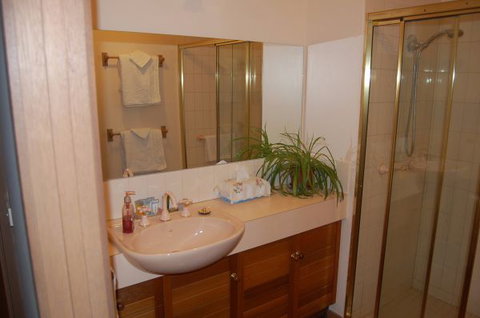 Gisborne BnB Peonies And Pomegranates  - Accommodation Coffs Harbour 5