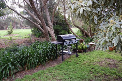 Gisborne BnB Peonies And Pomegranates  - Accommodation Coffs Harbour 7