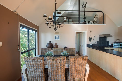 Curious Cottages - Accommodation Coffs Harbour 2