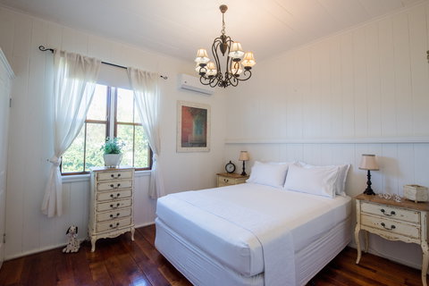 Curious Cottages - Accommodation Coffs Harbour 7