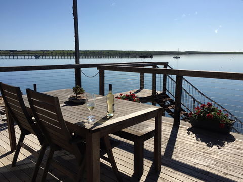 Doi's Ocean Front Apartment - Accommodation Coffs Harbour 1