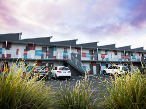 Kingston Hotel - Accommodation Coffs Harbour 0