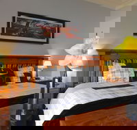 Moore Park Inn - Accommodation Coffs Harbour