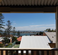 Newcastle Short Stay Apartments - Vista Apartment - Accommodation Coffs Harbour