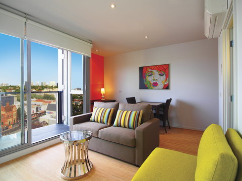 Oaks Melbourne South Yarra Suites - Accommodation Coffs Harbour 0