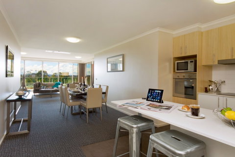 Pacific Suites Canberra - Accommodation Coffs Harbour 4