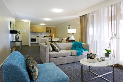 Pacific Suites Canberra - Accommodation Coffs Harbour 5