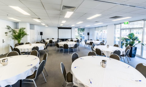 Pacific Suites Canberra - Accommodation Coffs Harbour 8