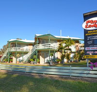 Pine Lodge Holiday Apartments - Accommodation Coffs Harbour