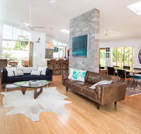 Pineapple Pete's Beach House - Accommodation Coffs Harbour