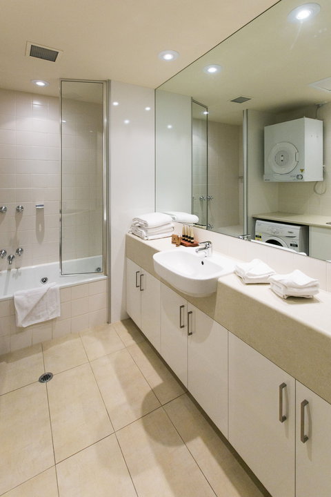 Portsea Village Resort - Accommodation Coffs Harbour 2