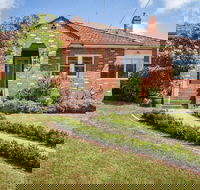 The Yellow Door Guesthouse - Accommodation Coffs Harbour