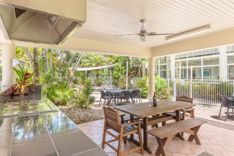 Tropical Nites Holiday Townhouses - Accommodation Coffs Harbour 0