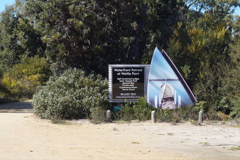 Waterfront Retreat At Wattle Point - Accommodation Coffs Harbour 1