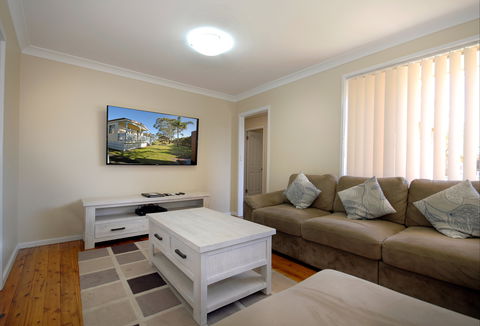 Barrack Point Holidays At Warilla Bowling Club - Accommodation Coffs Harbour 1
