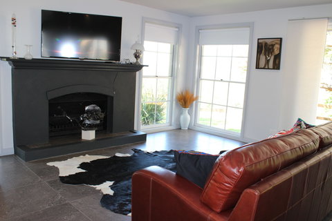 Cedar Grove - Accommodation Coffs Harbour 0