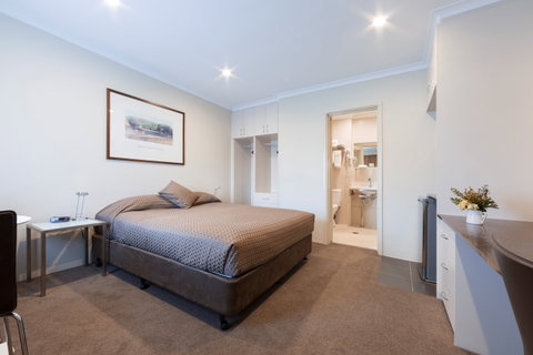 Forrest Hotel And Apartments - Accommodation Coffs Harbour 2