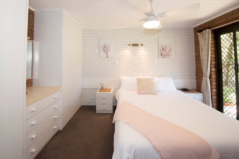 Murray Bank Holiday Units - Accommodation Coffs Harbour 2