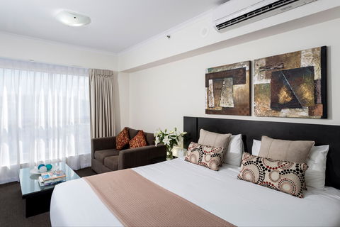 Oaks Ipswich Aspire Suites - Accommodation Coffs Harbour 1