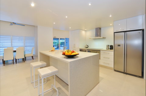Serenity Port Douglas: Luxury Beachfront - Accommodation Coffs Harbour 1