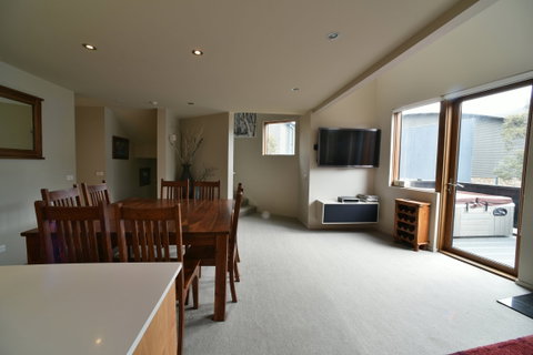 Snowstream 4 - Accommodation Coffs Harbour 1