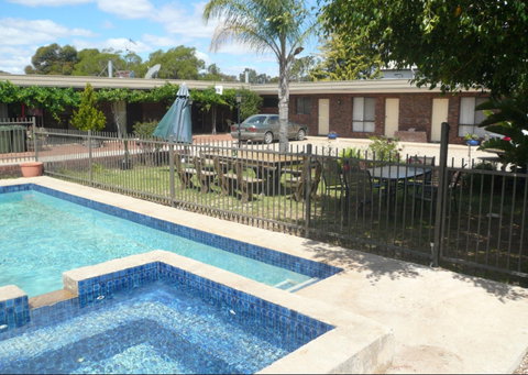 Sportsman Inn Motel - Accommodation Coffs Harbour 0