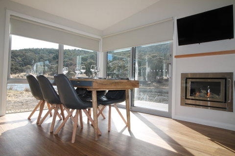 Stillwater Chalet A - Accommodation Coffs Harbour 2