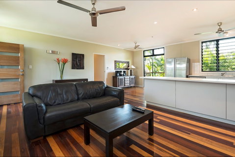 Villa Frangipani - Accommodation Coffs Harbour 1