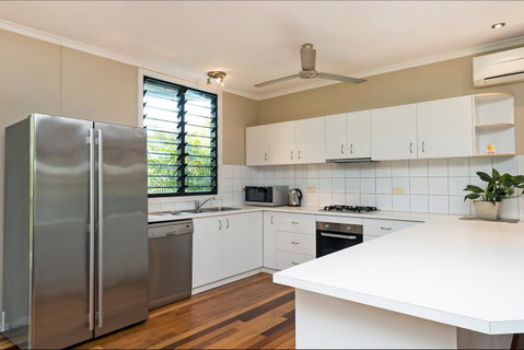 Villa Frangipani - Accommodation Coffs Harbour 2