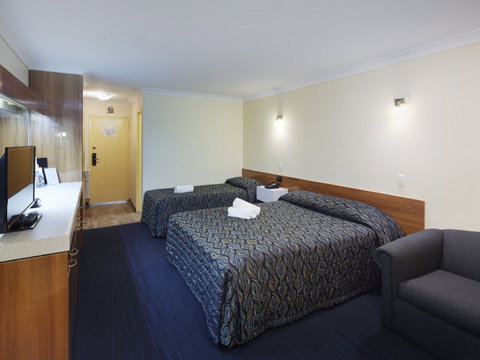 Windsor Lodge Como - Accommodation Coffs Harbour 0