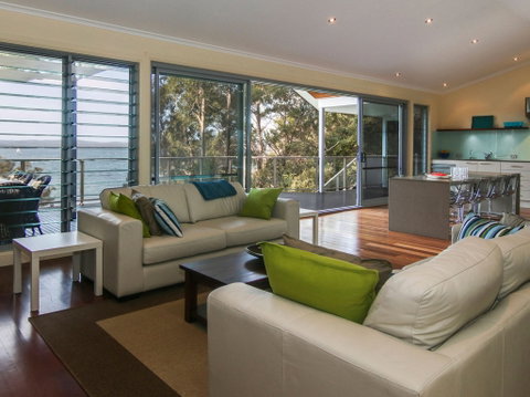 Becalmed On Sunshine Cove - Accommodation Coffs Harbour 1