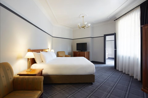 Brassey Hotel - Accommodation Coffs Harbour 0