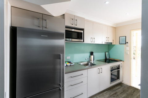 Dolphin Shores - Accommodation Coffs Harbour 2