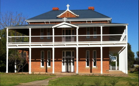 Eddy's Of Canowindra - Accommodation Coffs Harbour 0