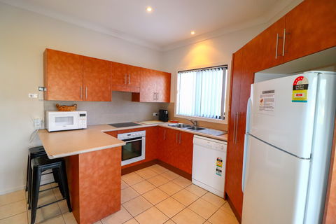 Flexi Five- Belmont - Accommodation Coffs Harbour 2