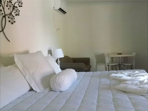 Karuah Motor Inn - Accommodation Coffs Harbour 1