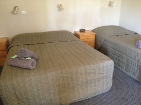 Oasis Motel - Accommodation Coffs Harbour 2