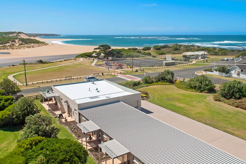 Peterborough House & Motel - Accommodation Coffs Harbour 0