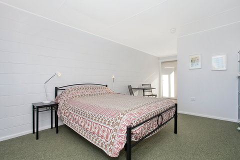 Peterborough House & Motel - Accommodation Coffs Harbour 1