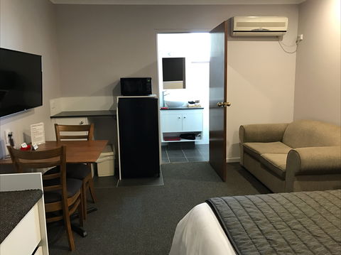 Roydons Motor Inn - Accommodation Coffs Harbour 0