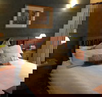 Studio Cottages Romantic Hideaway - Accommodation Coffs Harbour