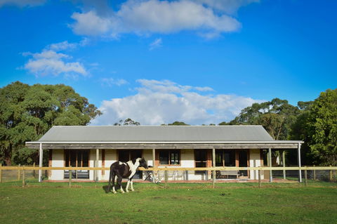The Glen Farm Cottages - Accommodation Coffs Harbour 1