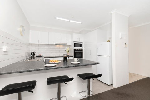 The Astor Apartments - Accommodation Coffs Harbour 1