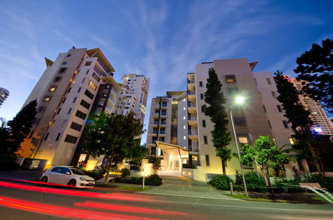 Trilogy Surfers Paradise - Accommodation Coffs Harbour 1