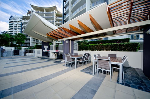 Trilogy Surfers Paradise - Accommodation Coffs Harbour 2