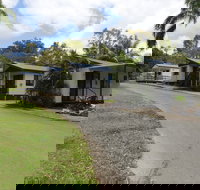 Tropicana Caravan Park Sarina - Accommodation Coffs Harbour