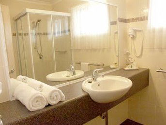 Armidale Pines Motel - Accommodation Coffs Harbour 1