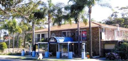 Palm Court Motel - Accommodation Coffs Harbour 0